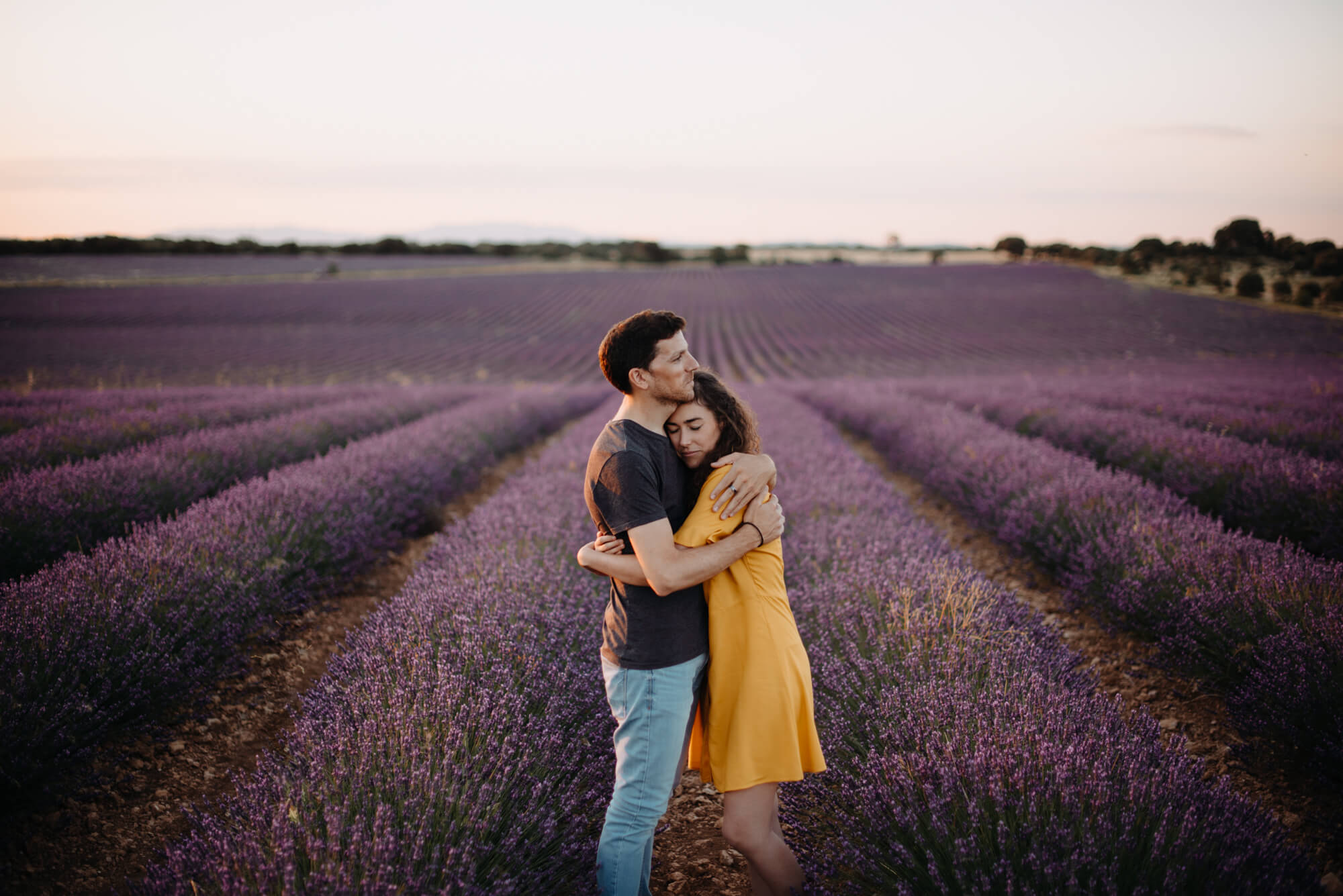 Preboda en campos de lavanda - Doblelente - Nira y Alberto