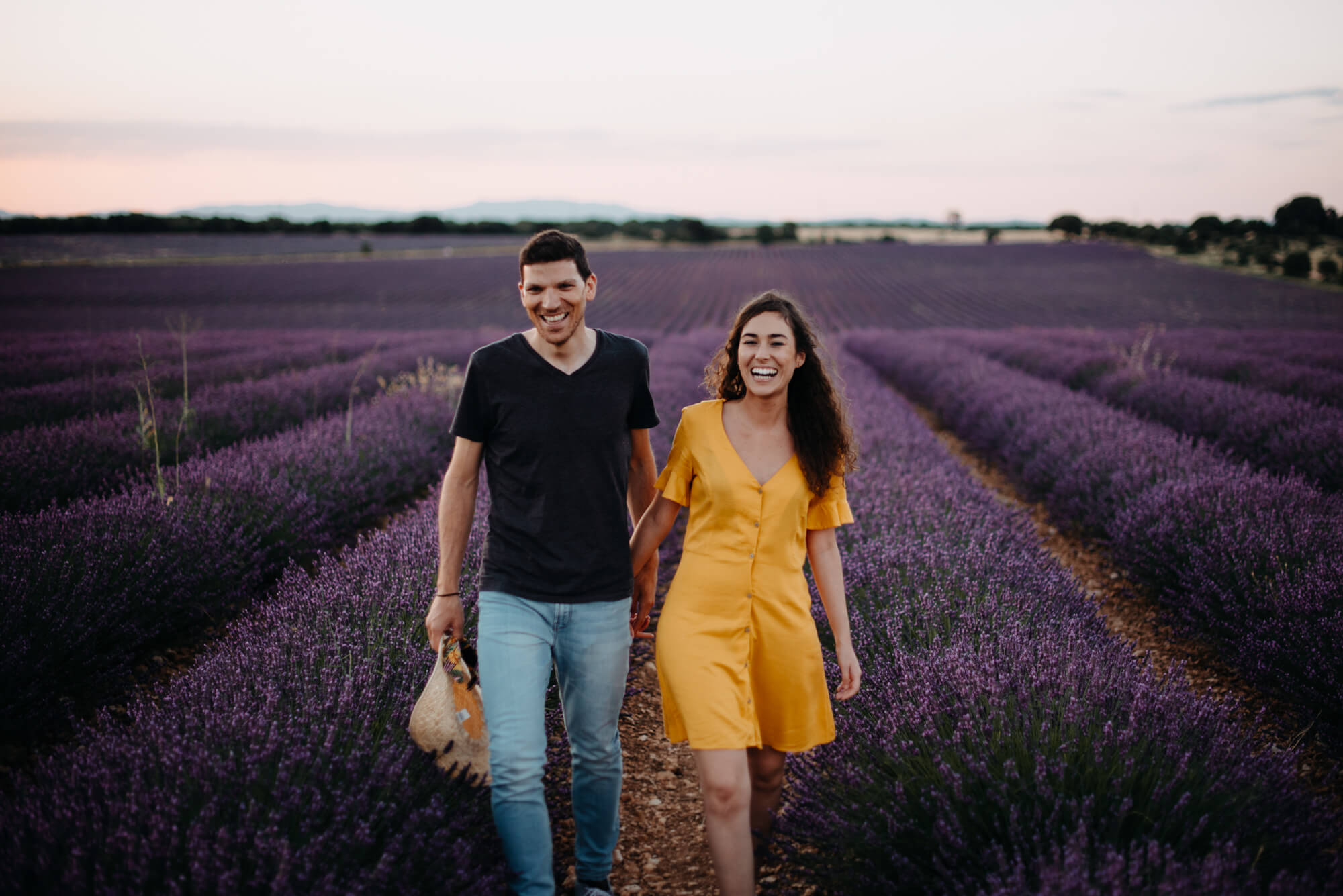 Preboda en campos de lavanda - Doblelente - Nira y Alberto