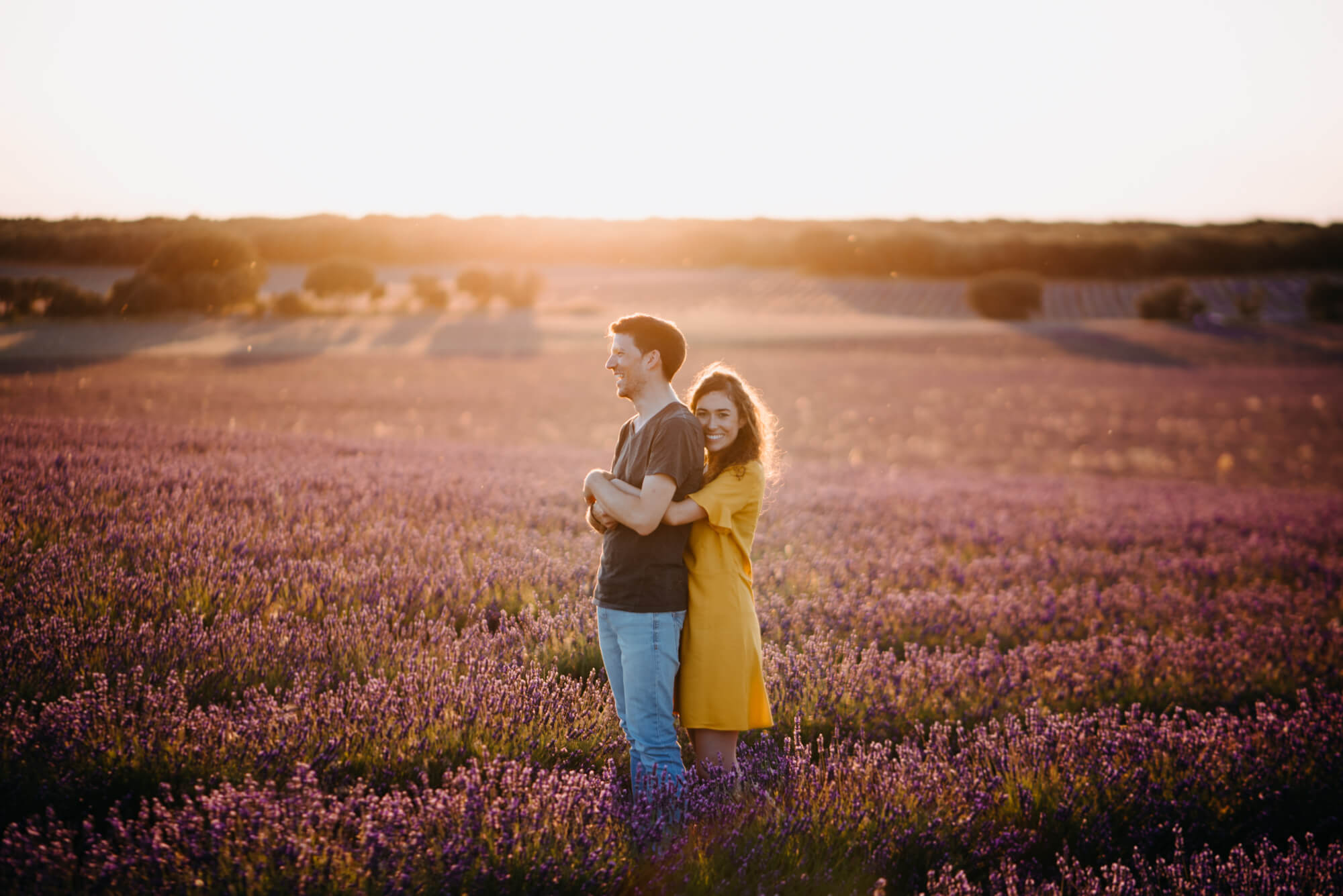 Preboda en campos de lavanda - Doblelente - Nira y Alberto