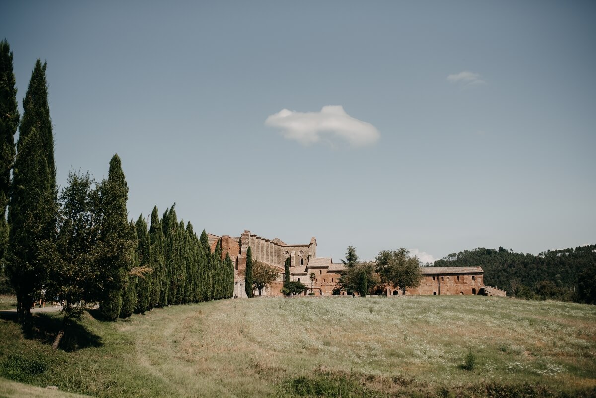 Wedding at San Galgano Abbey - Tuscany Wedding - Doblelente - Nira y Alberto