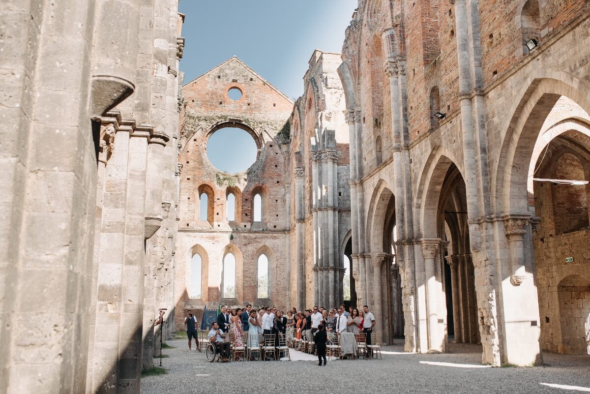 Wedding at San Galgano Abbey - Tuscany Wedding - Doblelente - Nira y Alberto