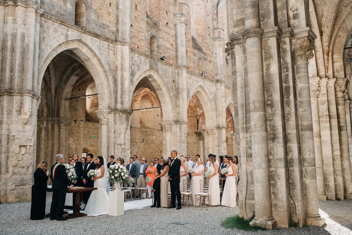 Wedding at San Galgano Abbey - Tuscany Wedding - Doblelente - Nira y Alberto